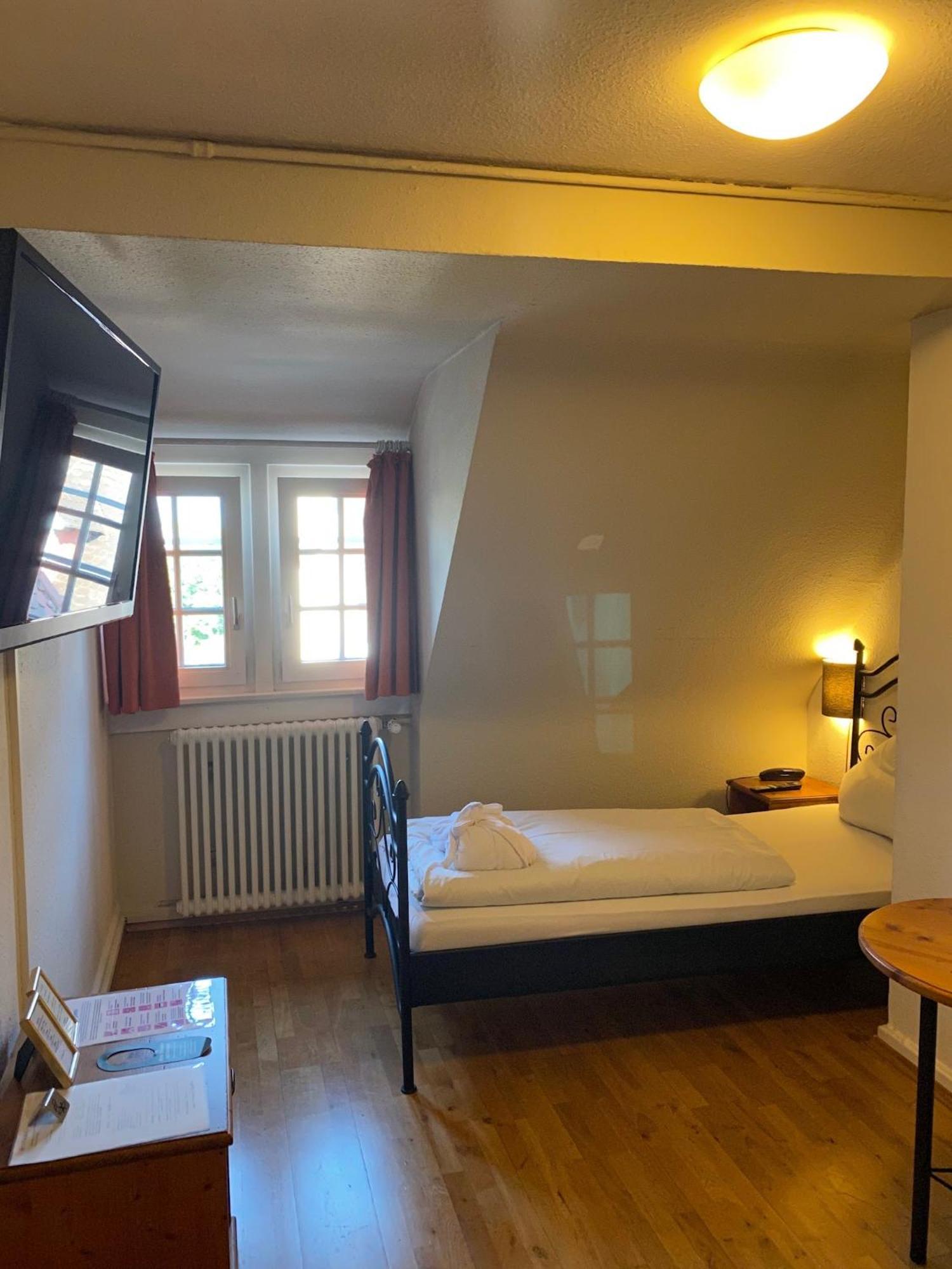 Hotel Gasthaus Schuetzen Freiburg im Breisgau Bilik gambar